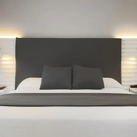 فندق Hotel Sitges سيدجيس