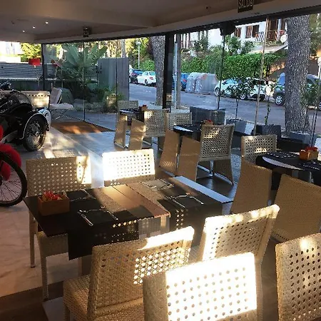 فندق Hotel Sitges 3*
