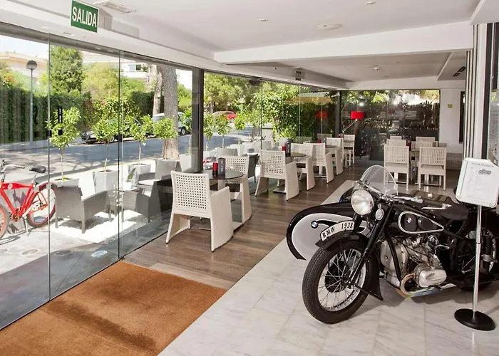 מלון Hotel Sitges